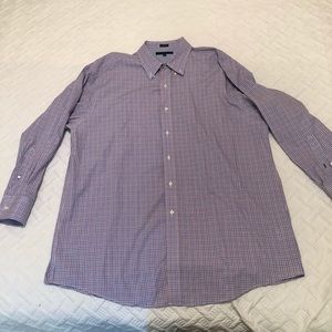Men’s Tommy Hilfiger button down shirt